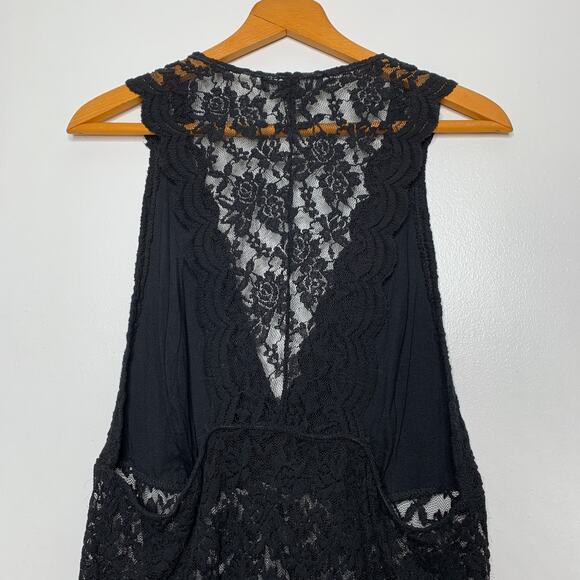 3/$20 Forever 21 plus size sheer black floral lace sleeveless bodysuit 1X - Picture 5 of 8